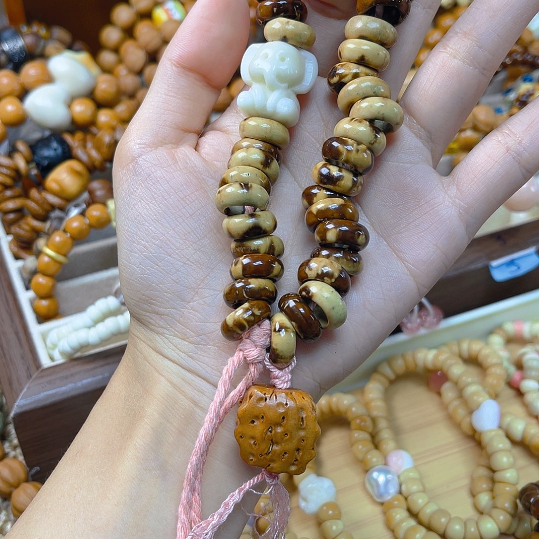 菩提无事牌紫金鼠钱串手持