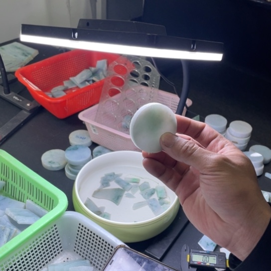 定制翡翠未镶嵌翡翠