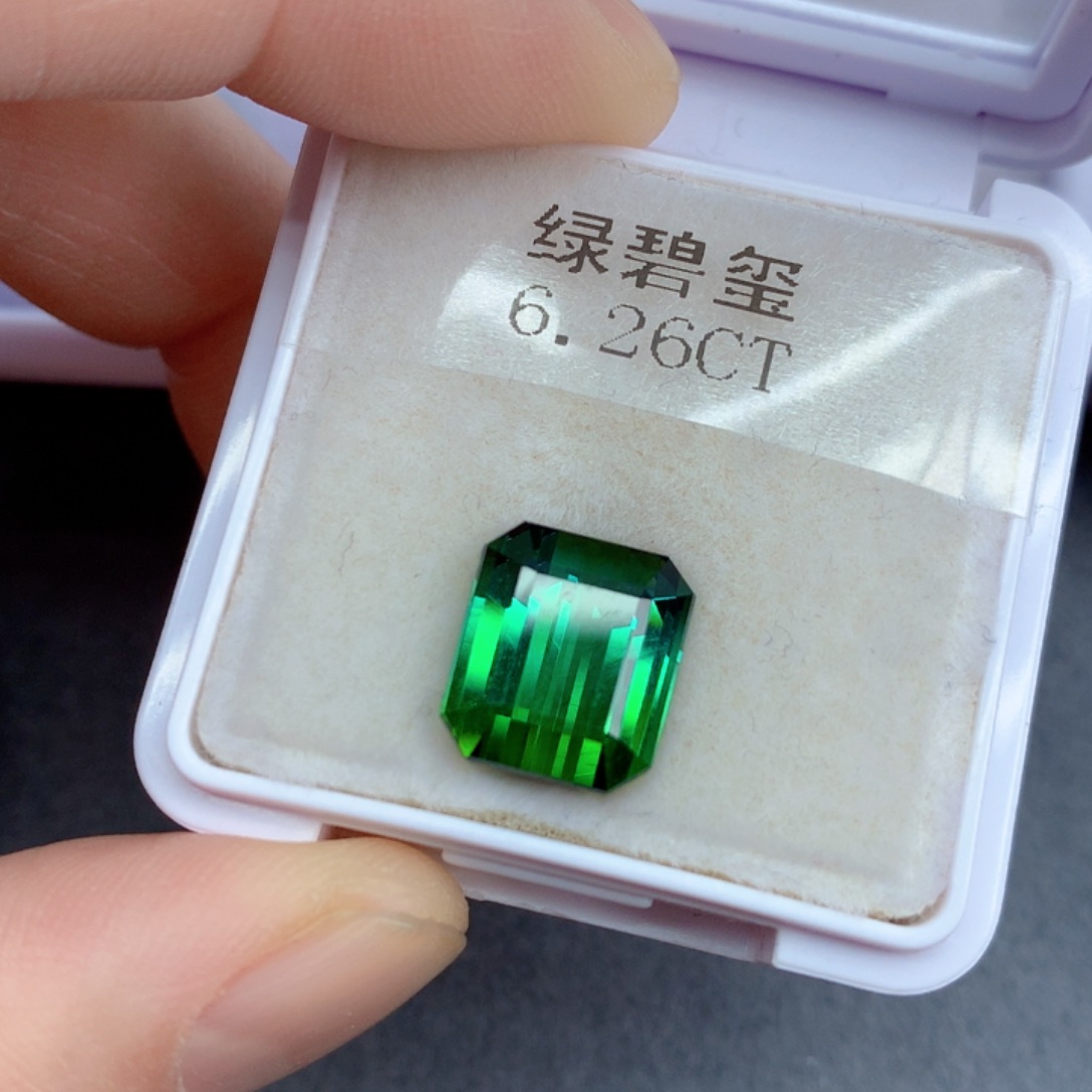 绿色碧玺6.26克拉裸石未镶嵌