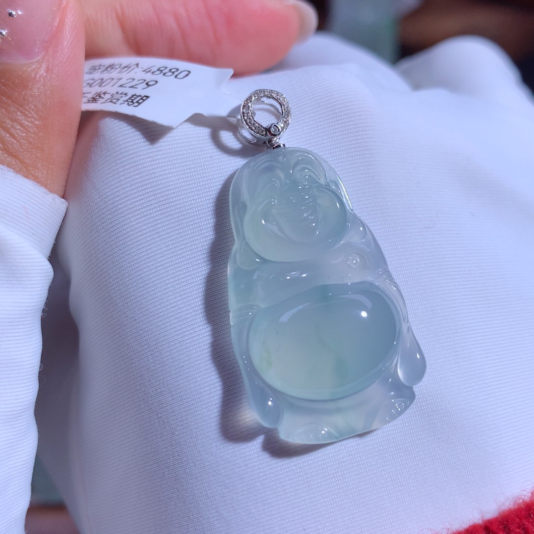 翡翠颈饰18K金镶嵌佛公