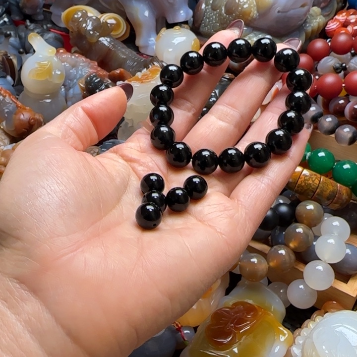 佟***楠玛瑙/玉髓未镶嵌珠宝奇石