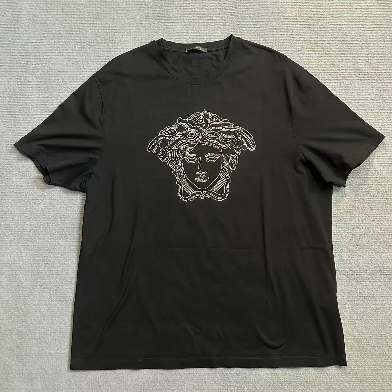 全新未使用/VERSACE范思哲/黑色美杜莎刺绣串珠短袖/4XL码