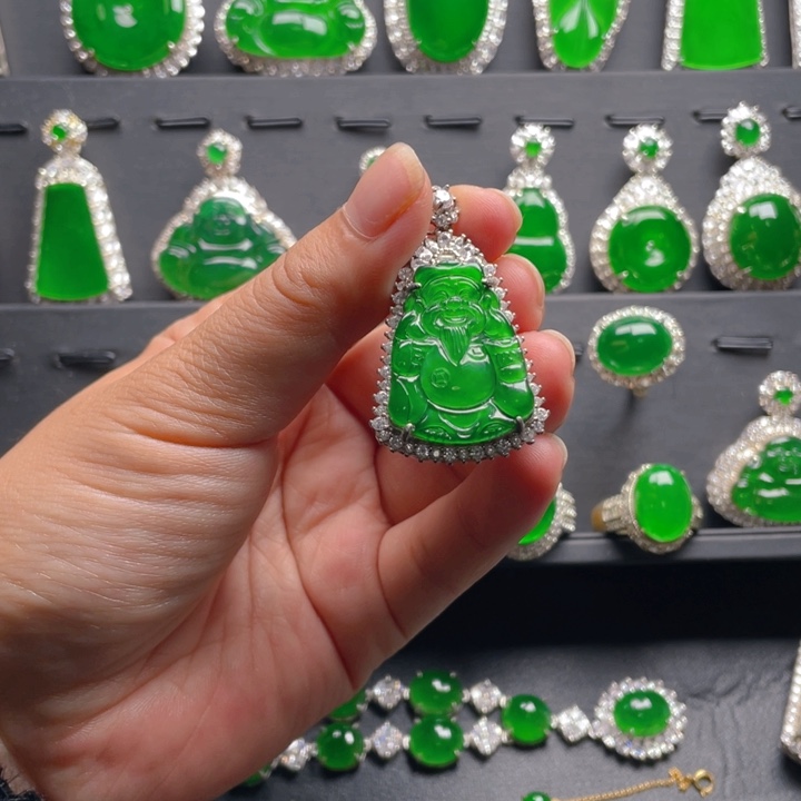 翡翠颈饰未镶嵌翡翠吊坠