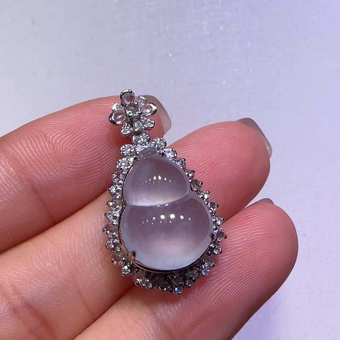 翡翠吊坠(不含链)18K金镶嵌葫芦