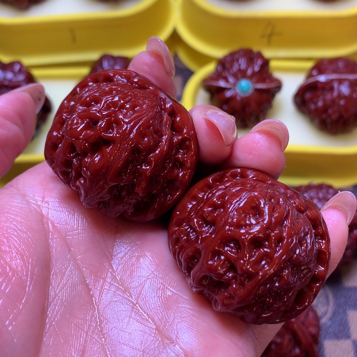 文玩核桃吊坠白狮子闷白41