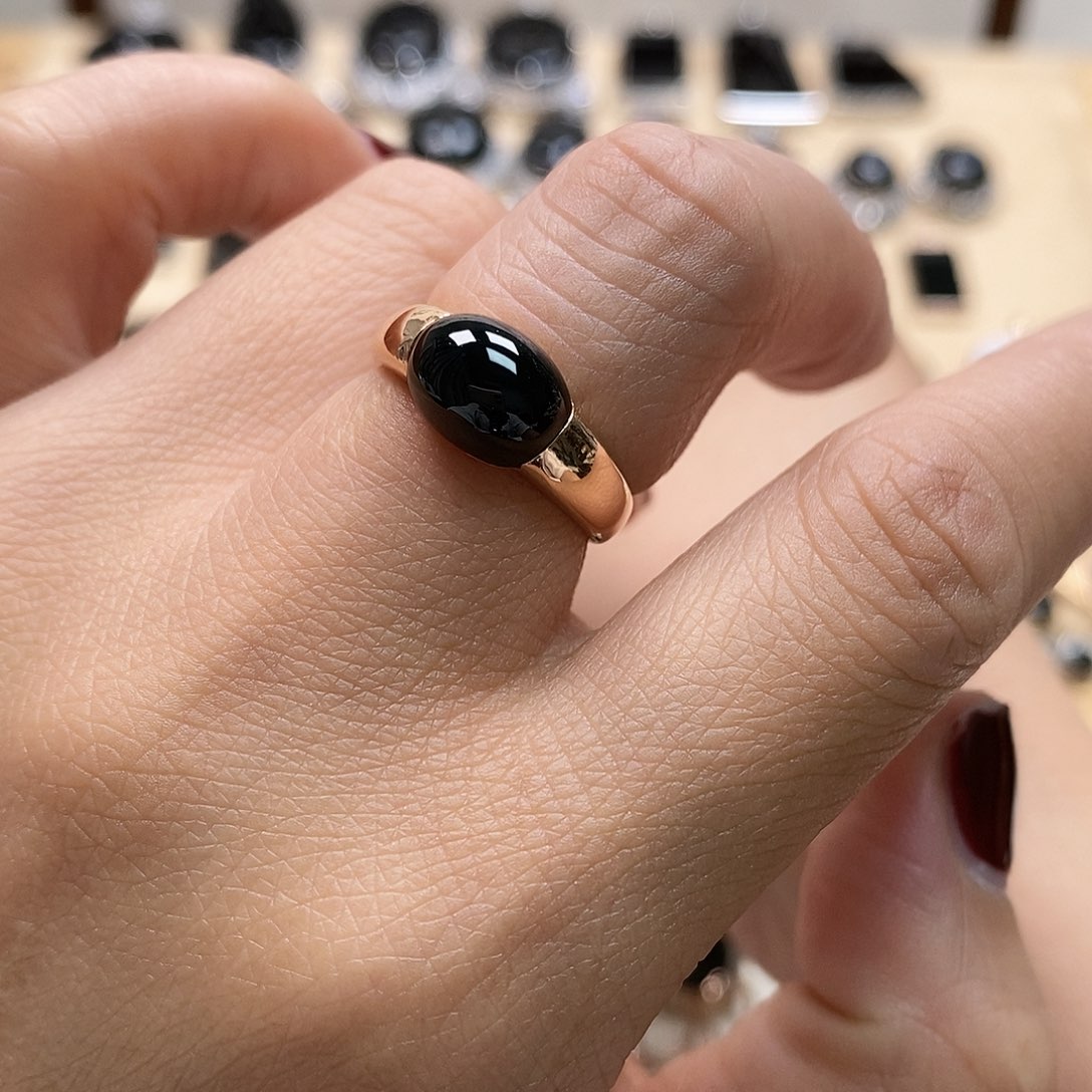 翡翠戒指18K金镶嵌墨翠