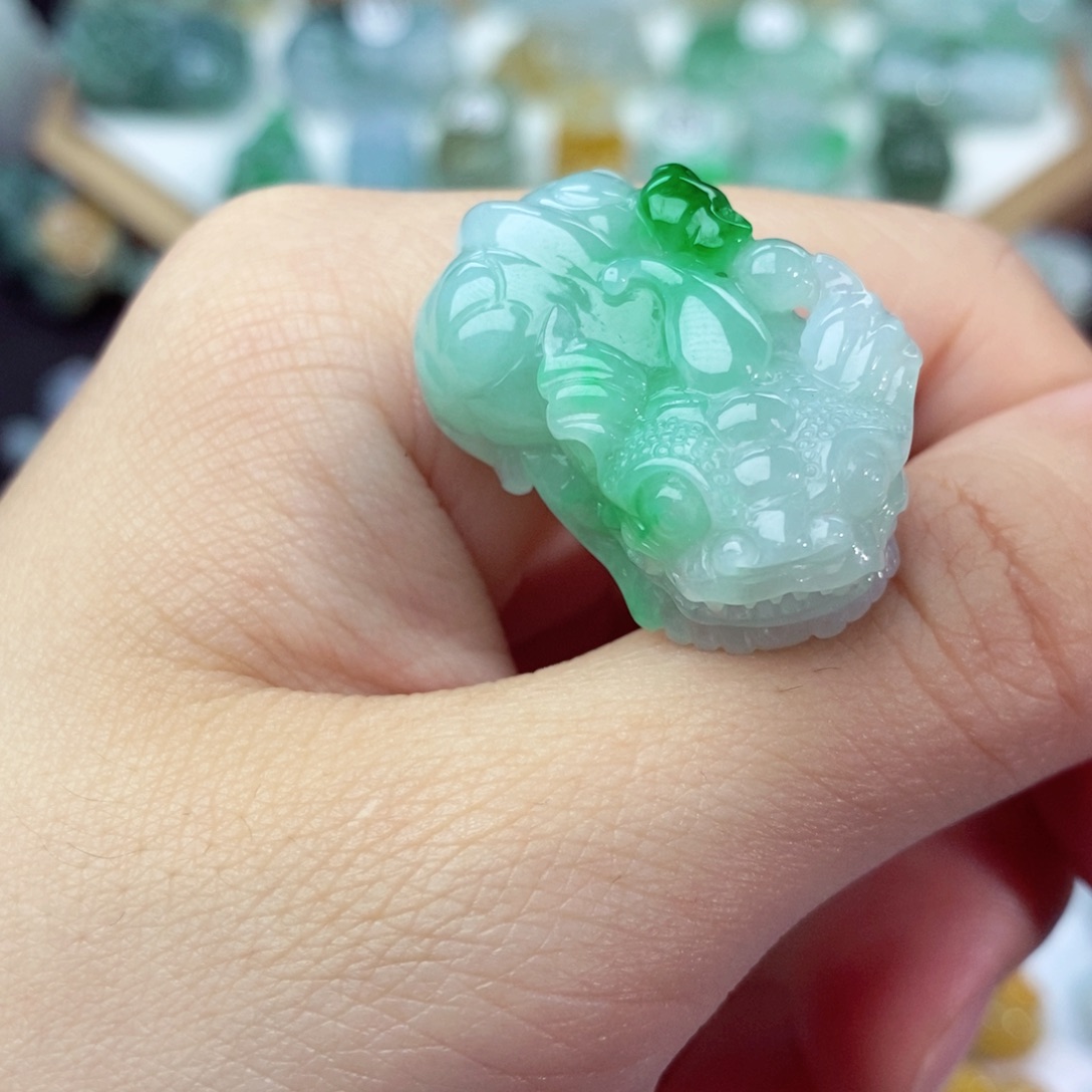 翡翠未镶嵌颈饰天然