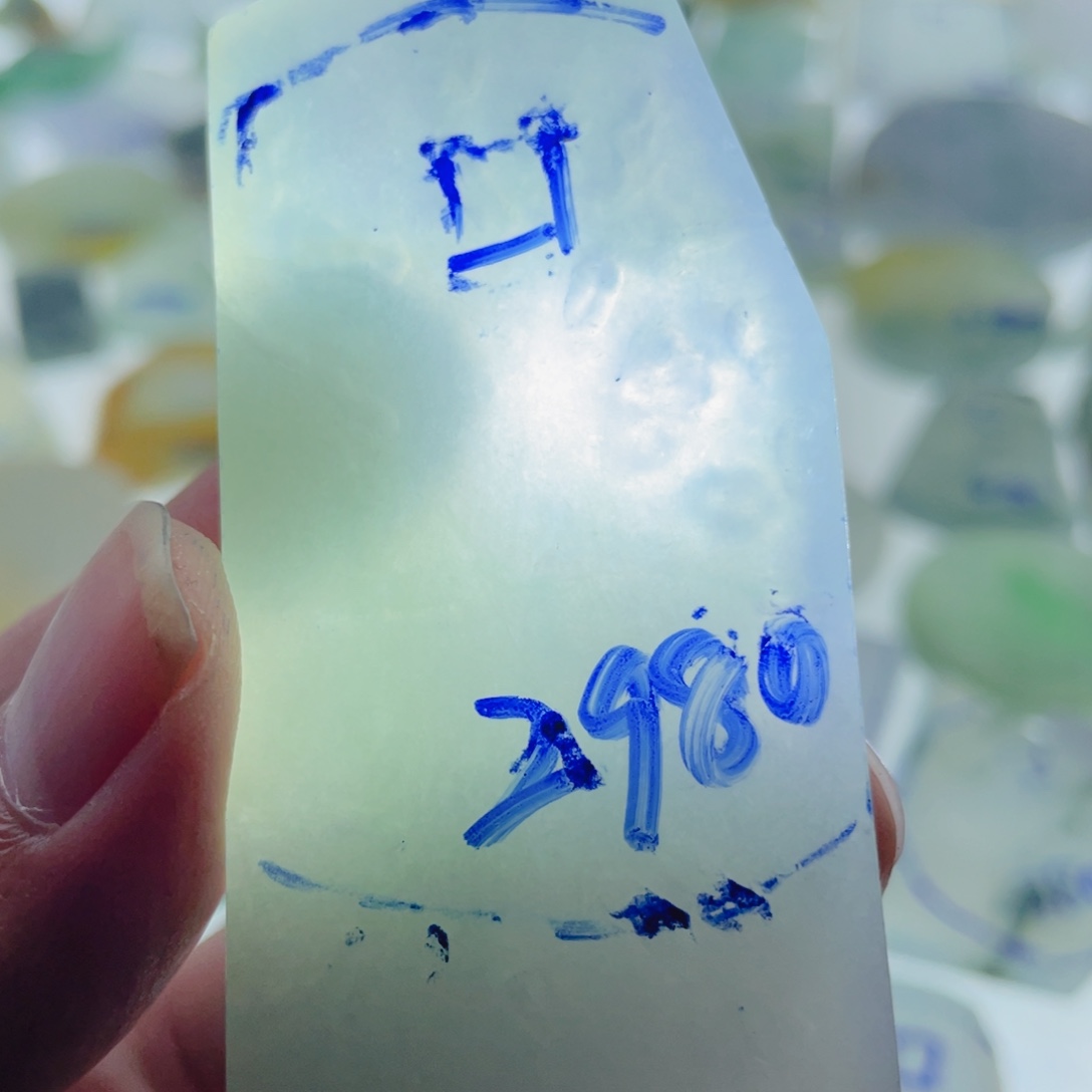 定制翡翠未镶嵌天然翡翠雕刻定制