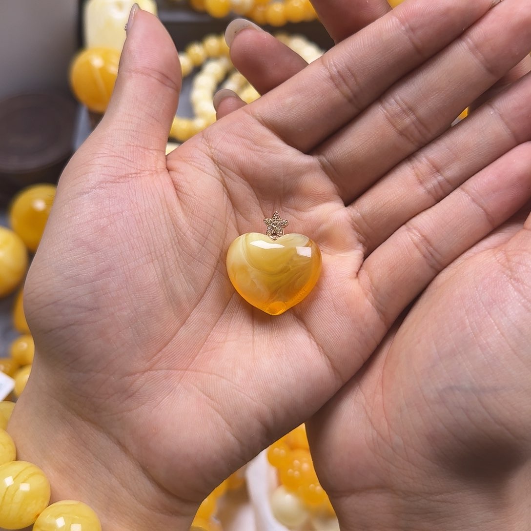 琥珀珠宝奇石18K金镶嵌