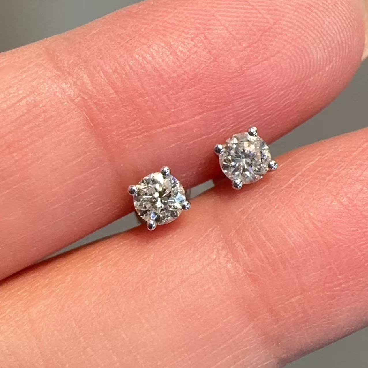 【小晗专属】干净的40四爪钻石耳钉 气质轻奢百搭简多样性发其一