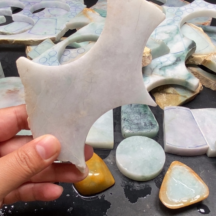 翡翠配石天然缅甸翡翠玉石