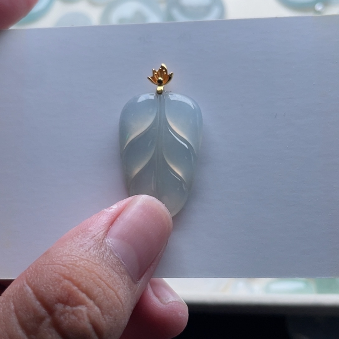 刘***饱翡翠18K金镶嵌颈饰588888888