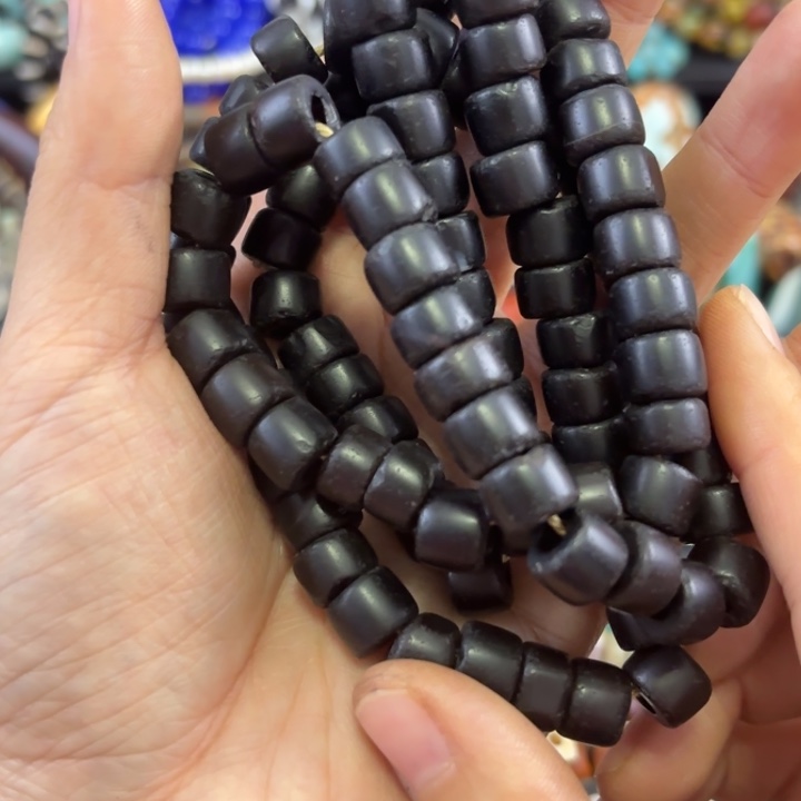 是***啊玛瑙/玉髓未镶嵌颈饰