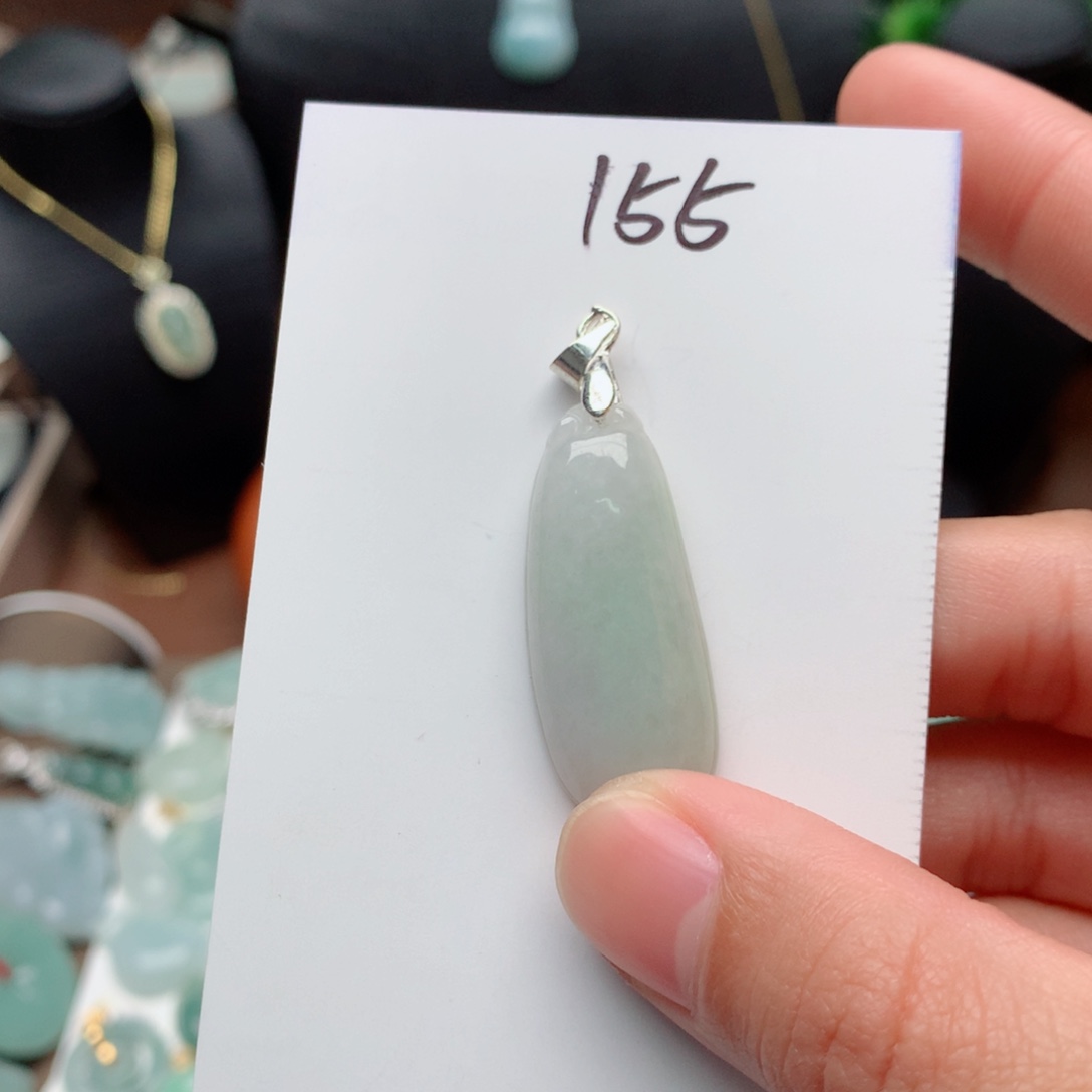 翡翠颈饰合金吊坠