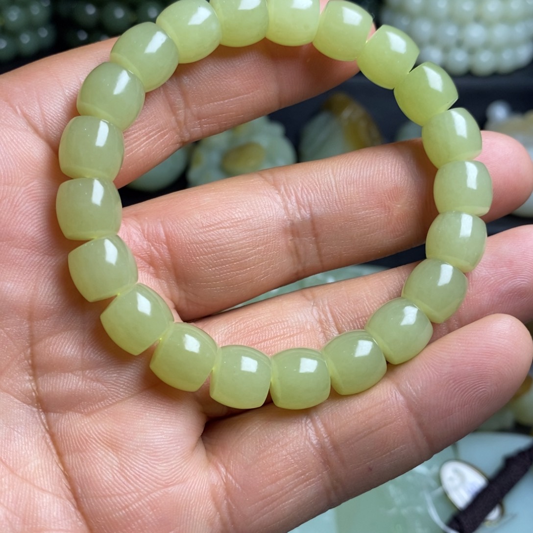 L***和田玉未镶嵌手串