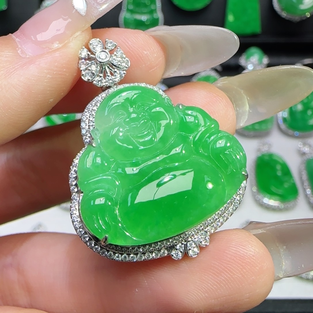 翡翠18K金镶嵌颈饰