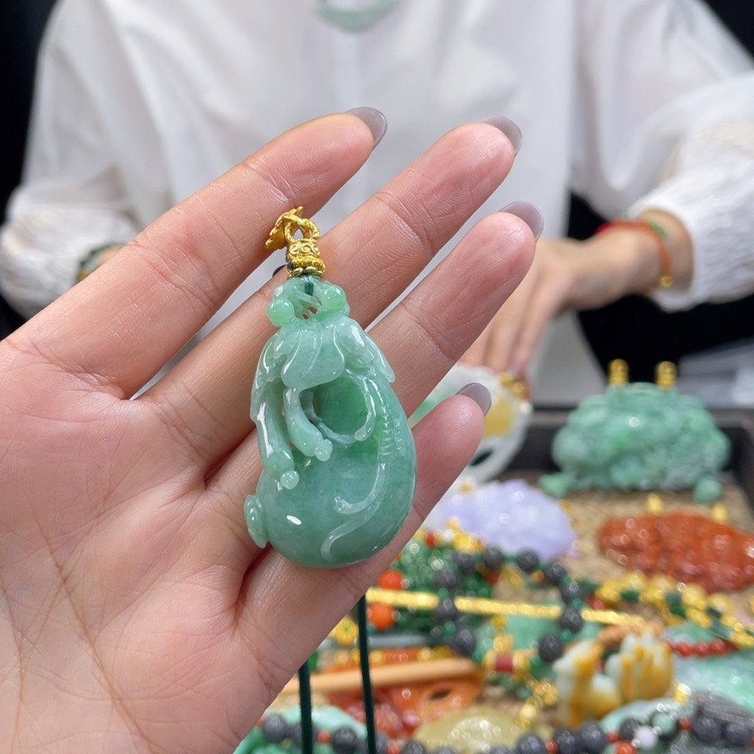 翡翠颈饰未镶嵌代编织