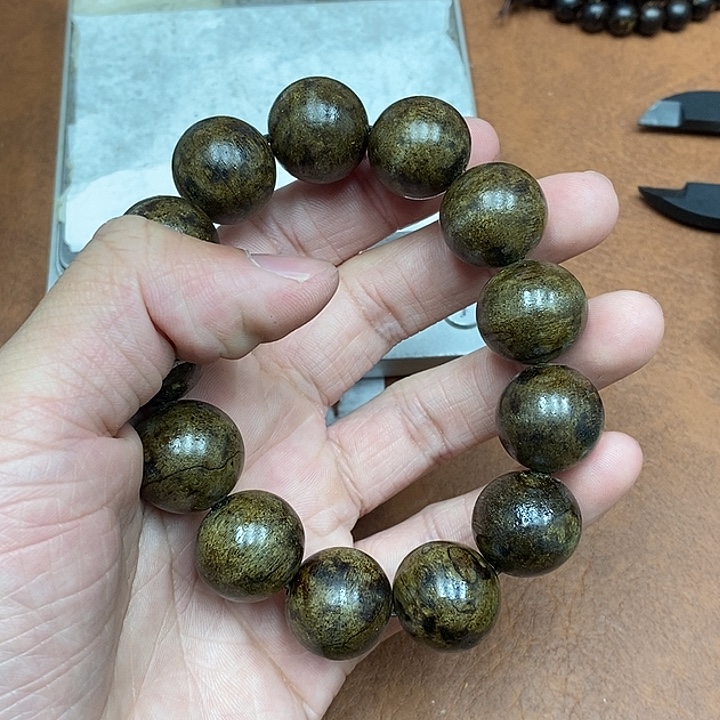 沉香沉香香囊虫漏