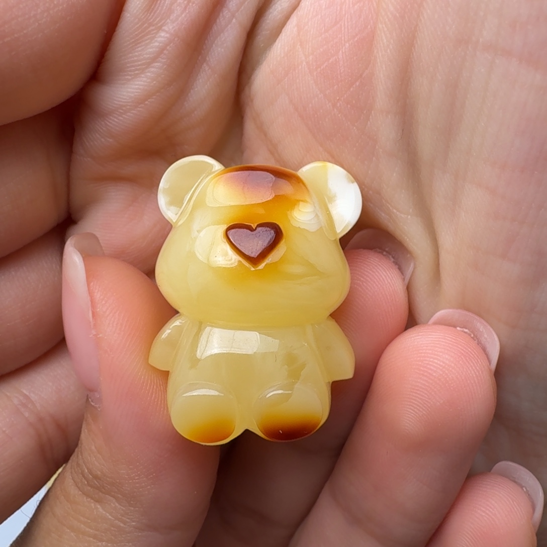 未镶嵌琥珀裸石6.77克