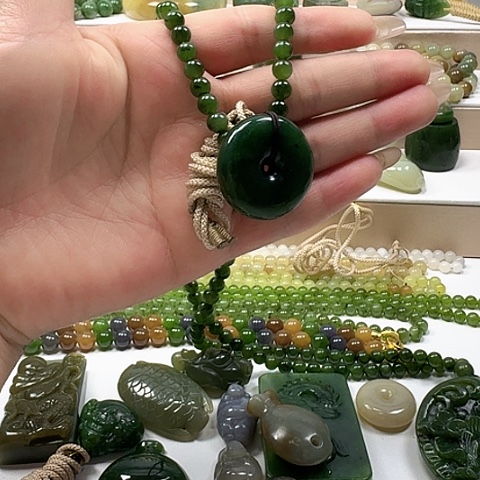 和田玉（糖玉）未镶嵌颈饰