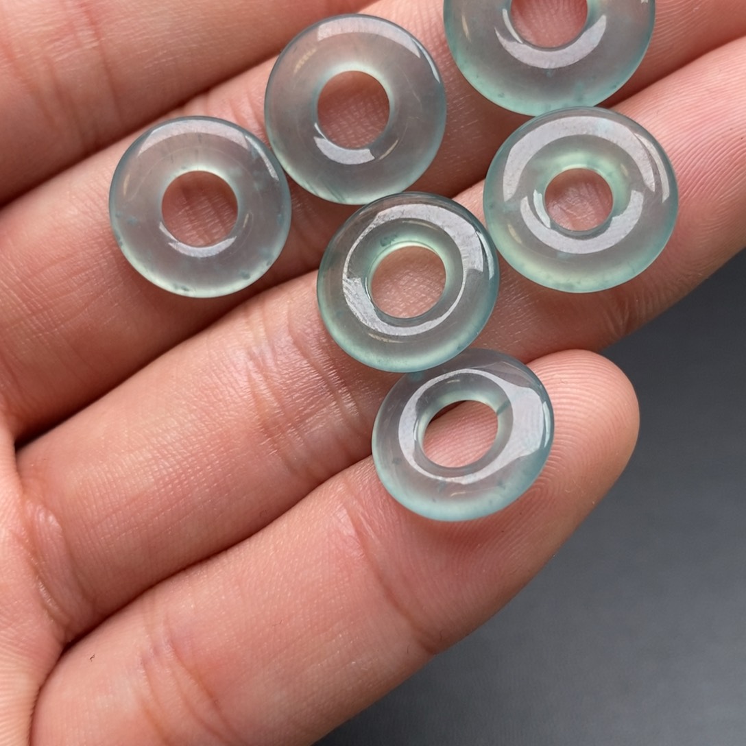 颈饰未镶嵌翡翠1