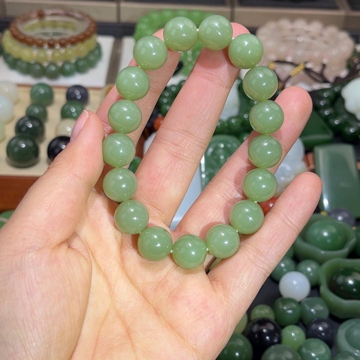 和田玉未镶嵌珠宝半成品卡12绿底粉青手串过灯