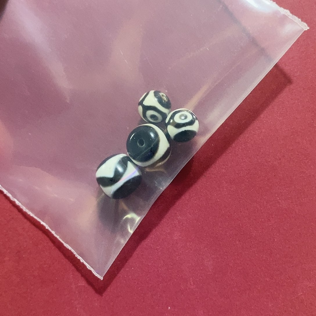 与***戏玛瑙/玉髓颈饰合金大尺寸牙牙