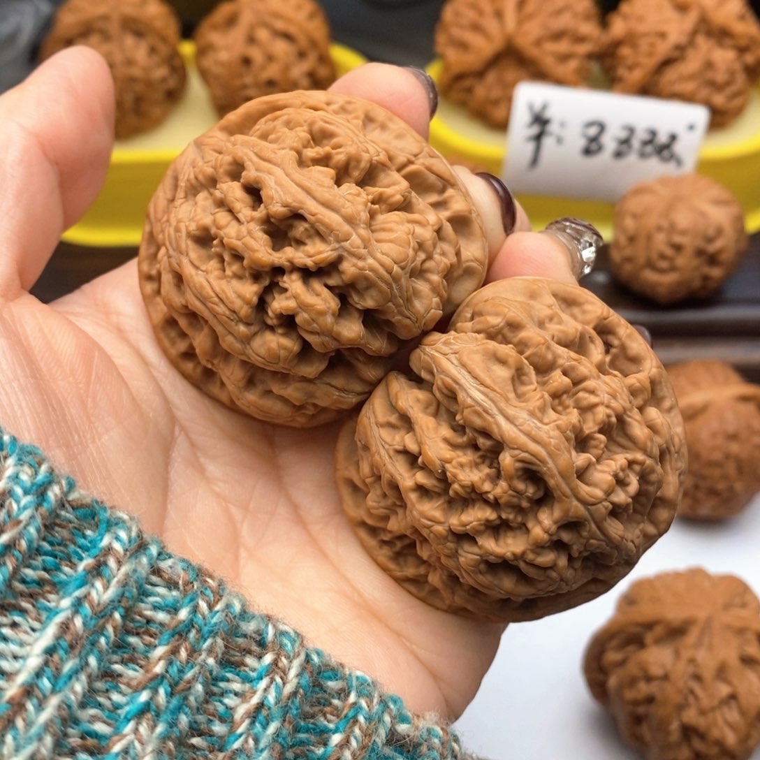 凌***离文玩核桃把件574号粗筋