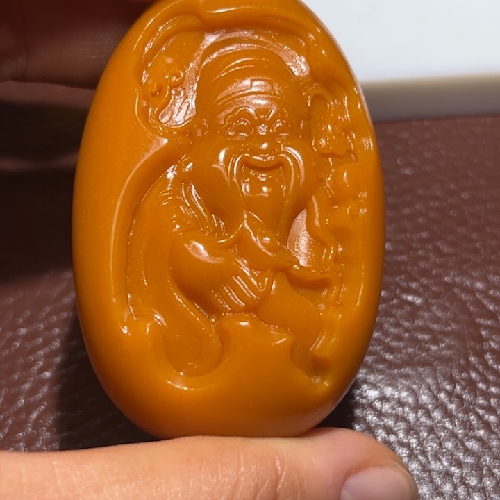 亮***）和田玉未镶嵌颈饰