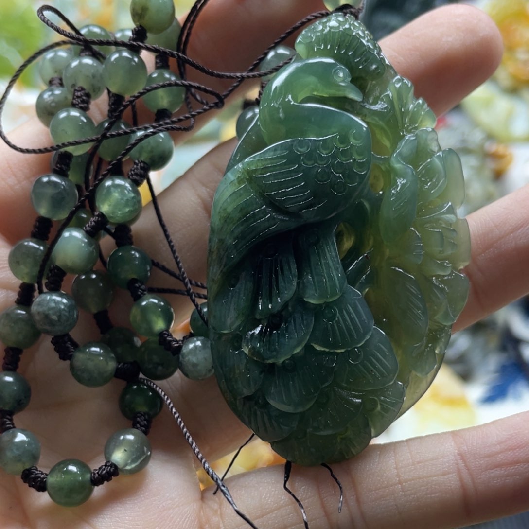 蛇纹石玉颈饰未镶嵌