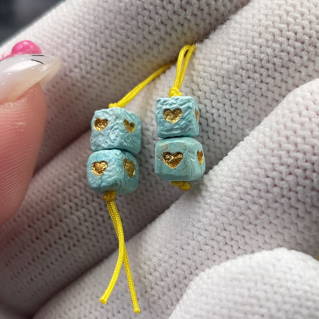 绿松石未镶嵌挂件