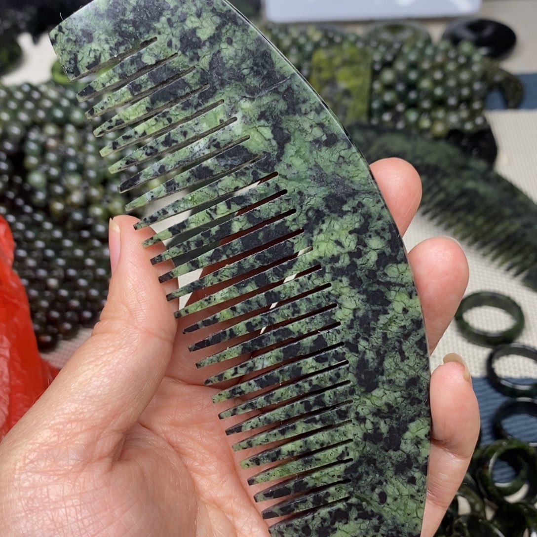 青***主蛇纹石玉未镶嵌发饰