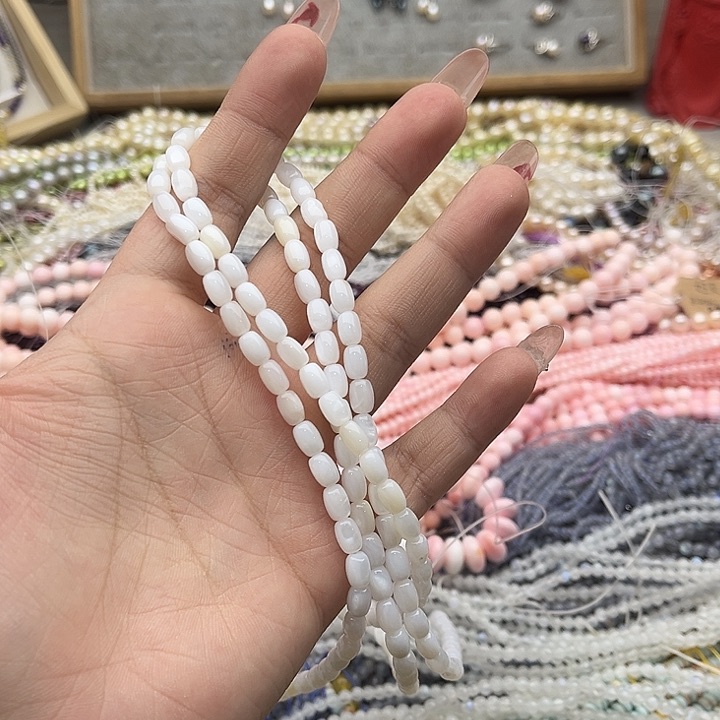 玛瑙/玉髓珠宝半成品未镶嵌5mm左右白贝桶珠