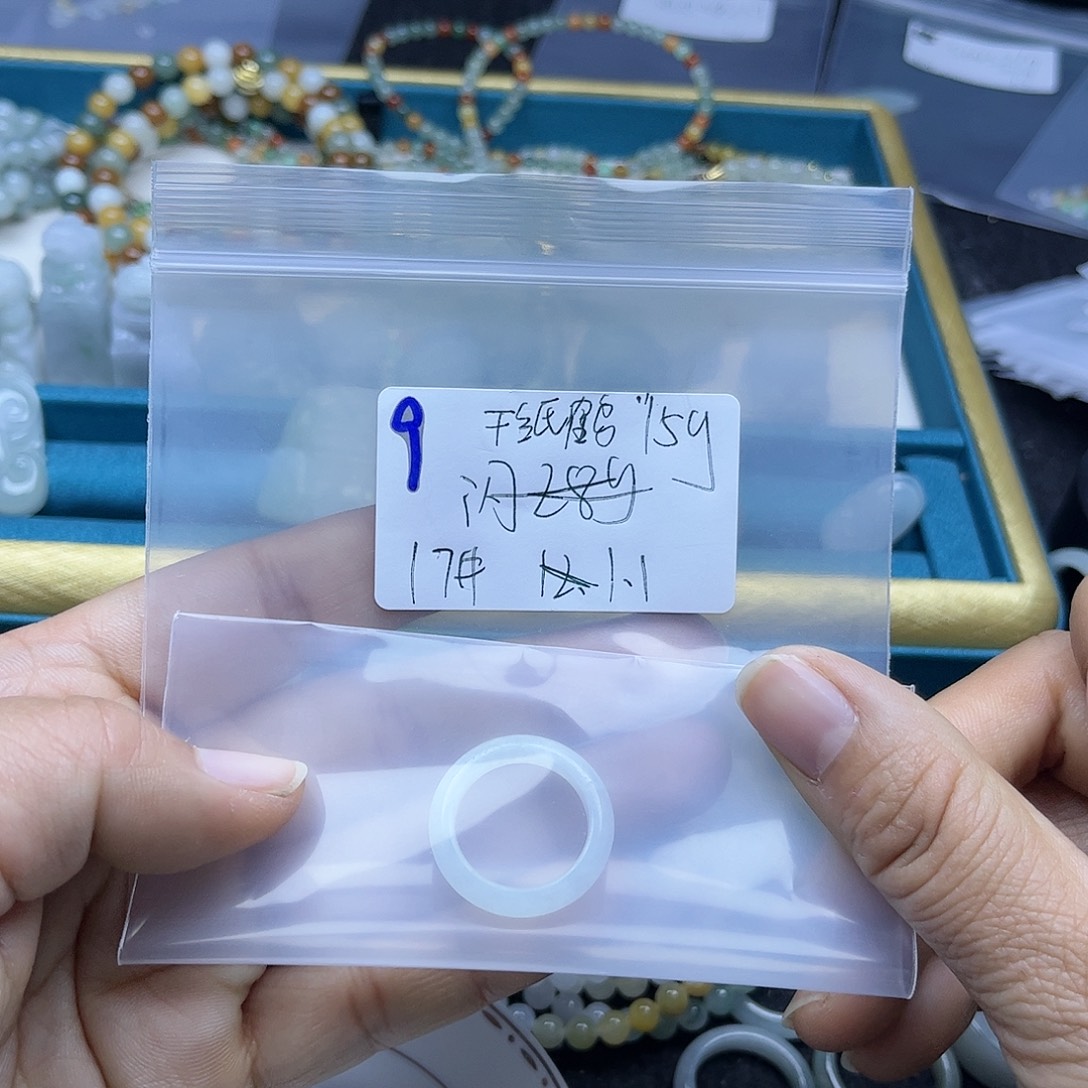 千***鹤翡翠未镶嵌颈饰不退