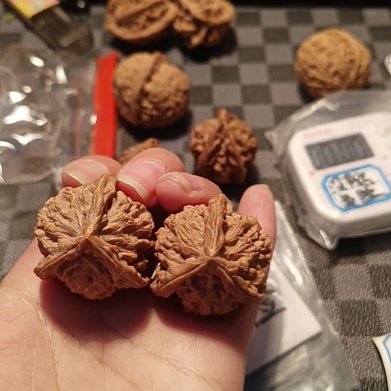 @***漂盘山文玩核桃三棱36左右微修