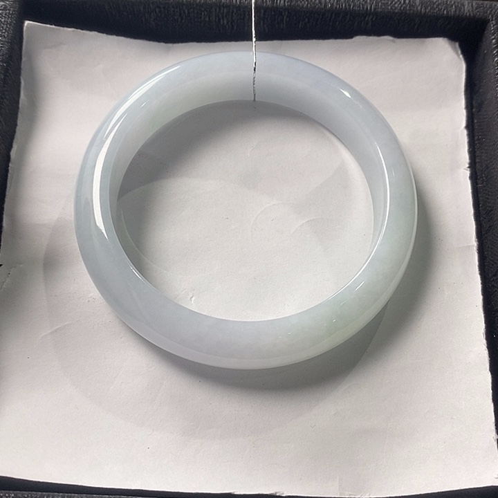 翡翠未镶嵌手镯0526