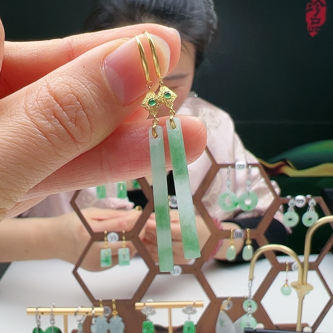 翡翠耳饰18K金镶嵌天然翡翠