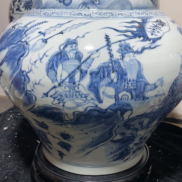 罐青花人物图瓷罐