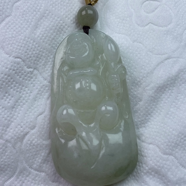 翡翠未镶嵌颈饰佛公