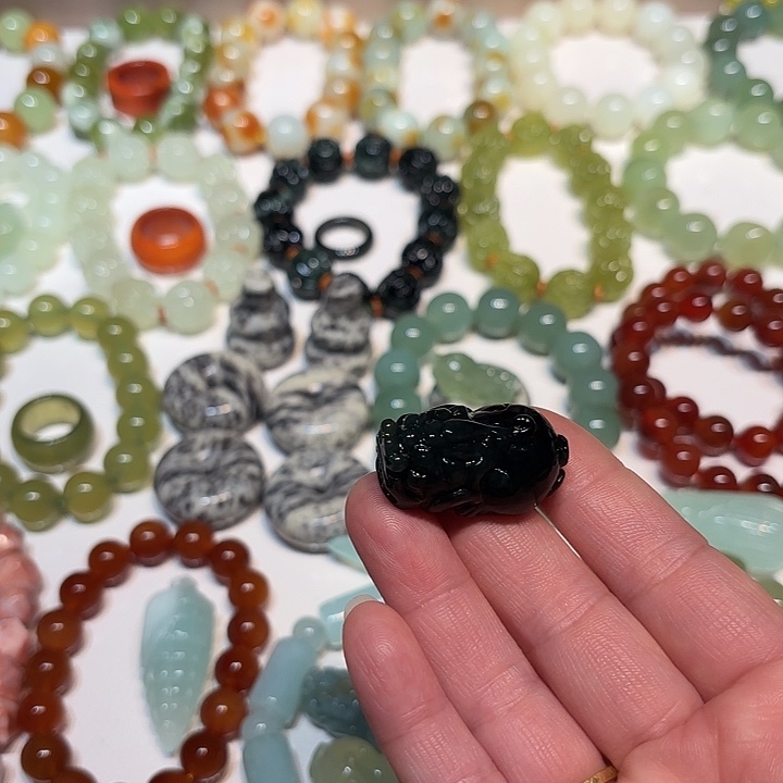 小***宝蛇纹石玉未镶嵌手串