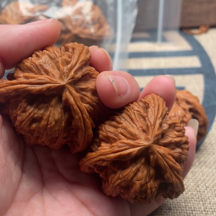 午***林核桃白狮子45核桃