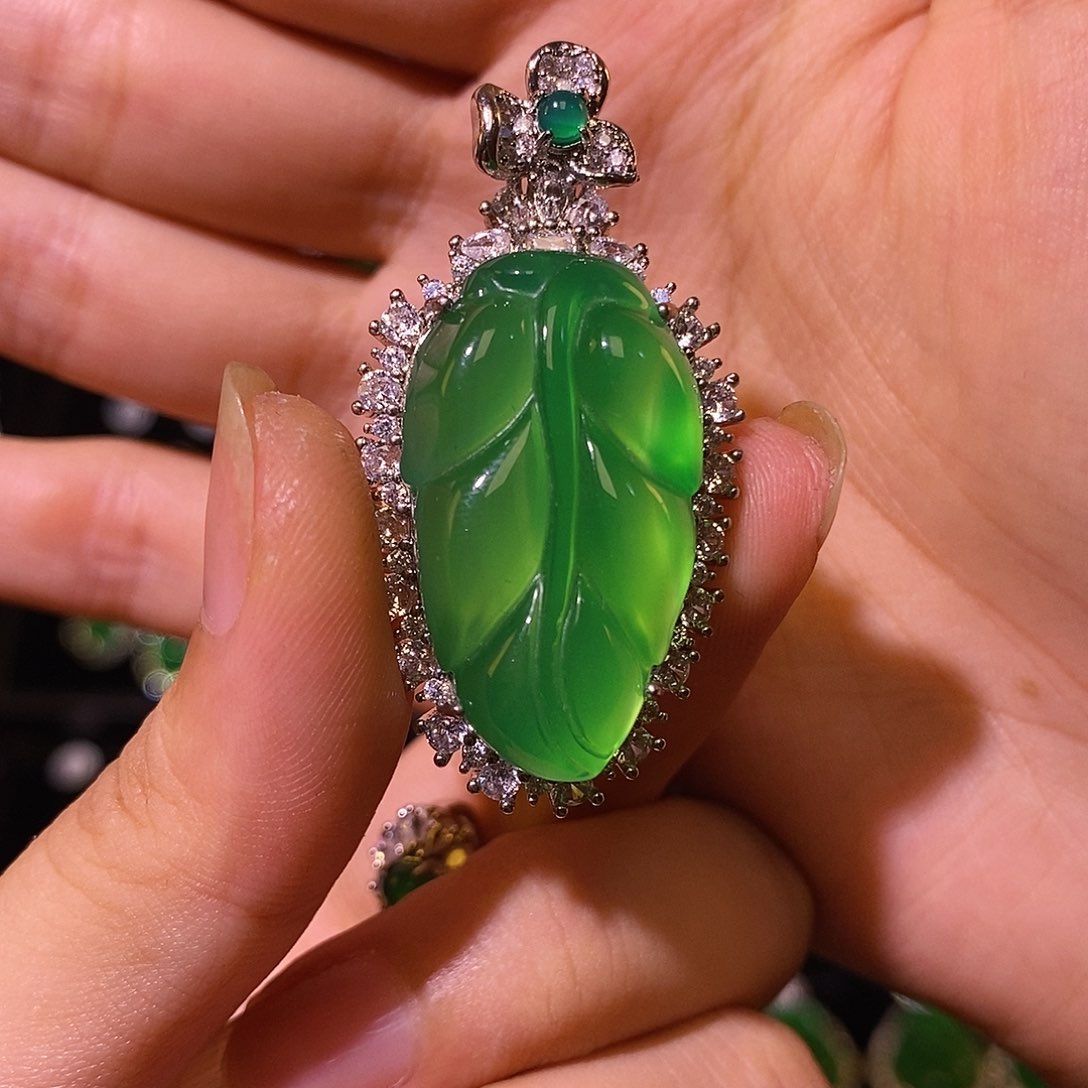 玛瑙/玉髓颈饰合金