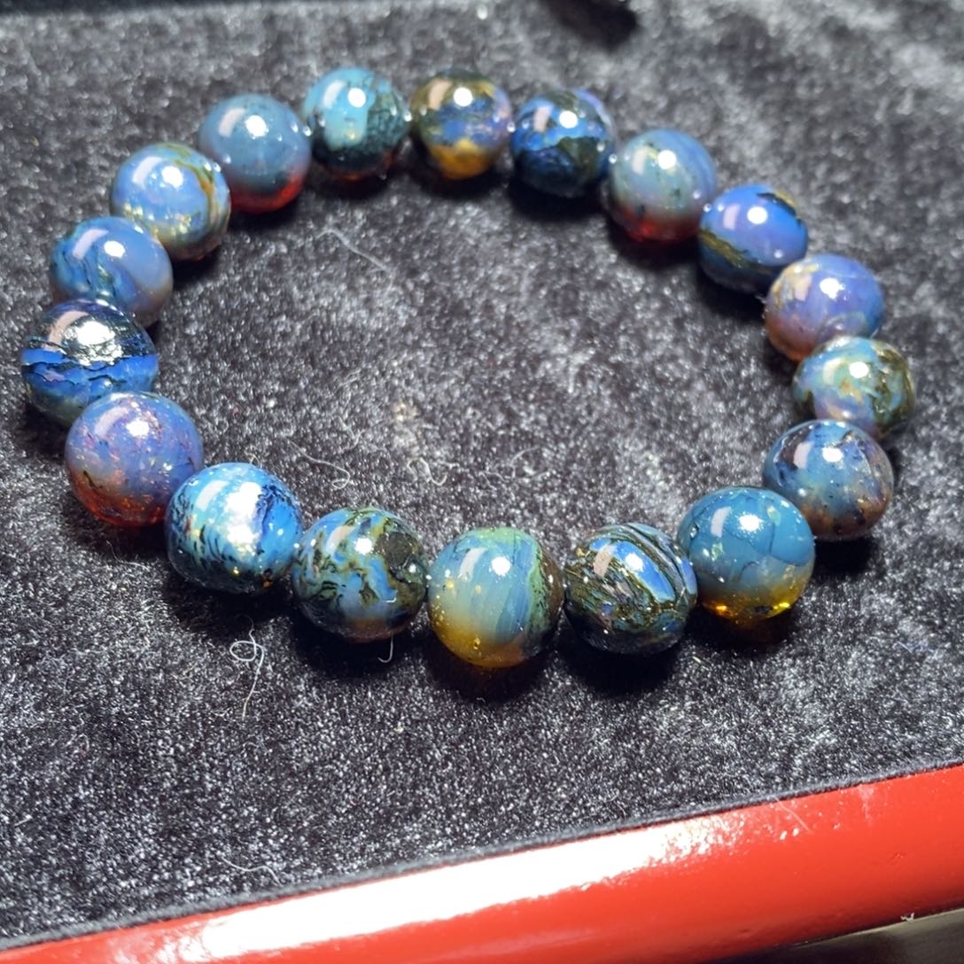 琥珀未镶嵌裸石。。。