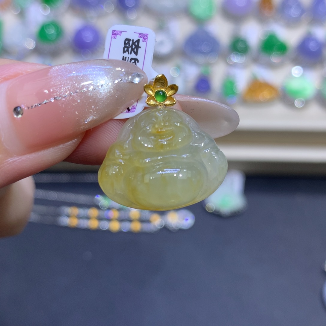 翡翠18K金镶嵌颈饰翡翠