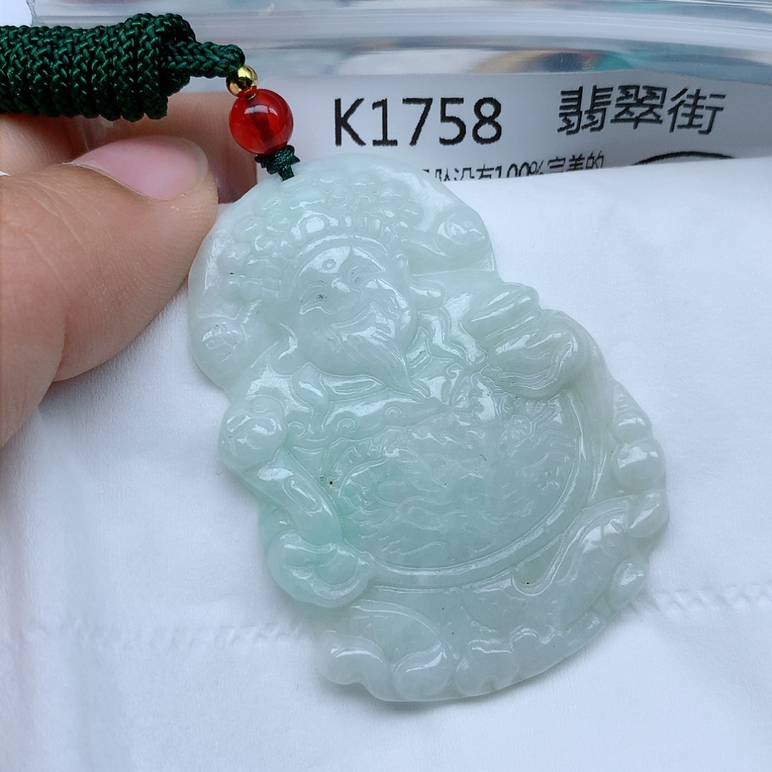 翡翠颈饰未镶嵌牌子
