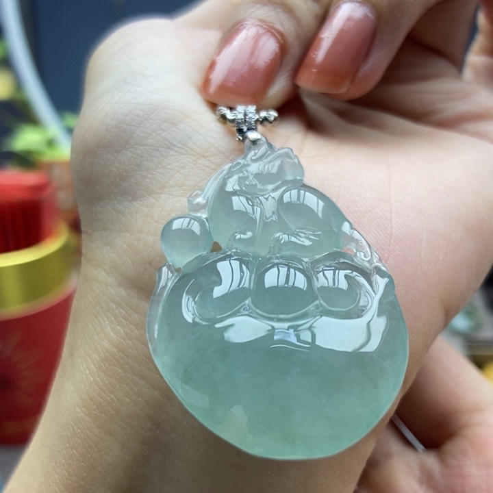 翡翠18K金镶嵌颈饰吊坠15