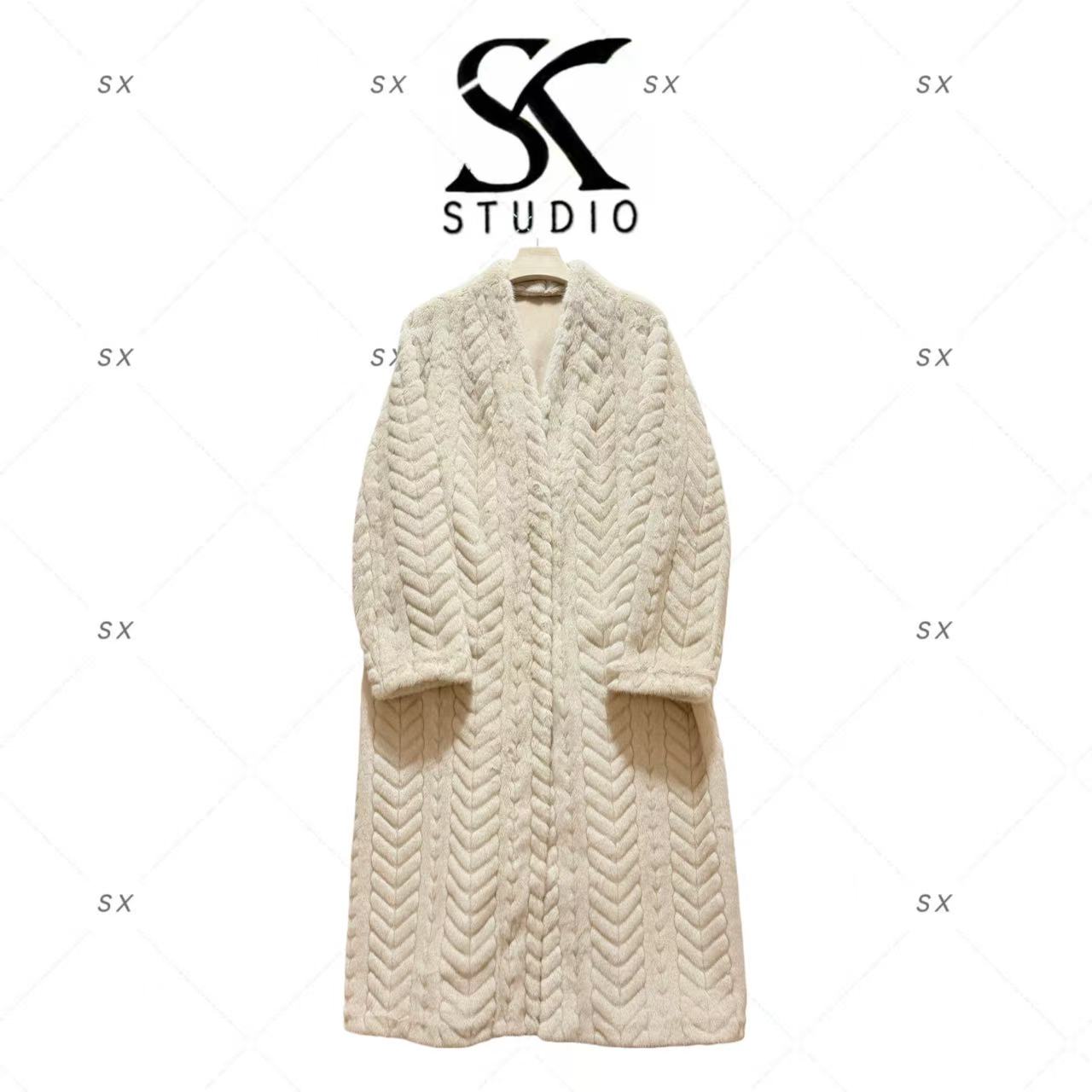 9062轻奢女款时尚外套2511