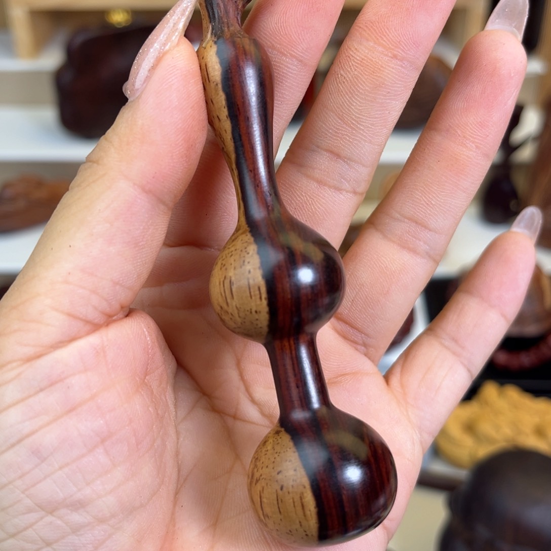 微凹黄檀（南美大红酸枝）