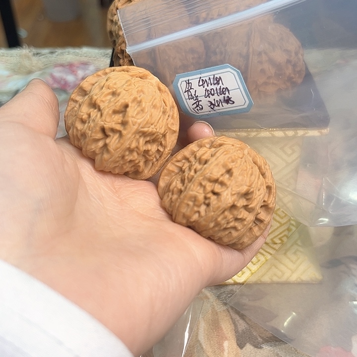 文玩核桃把件白狮子