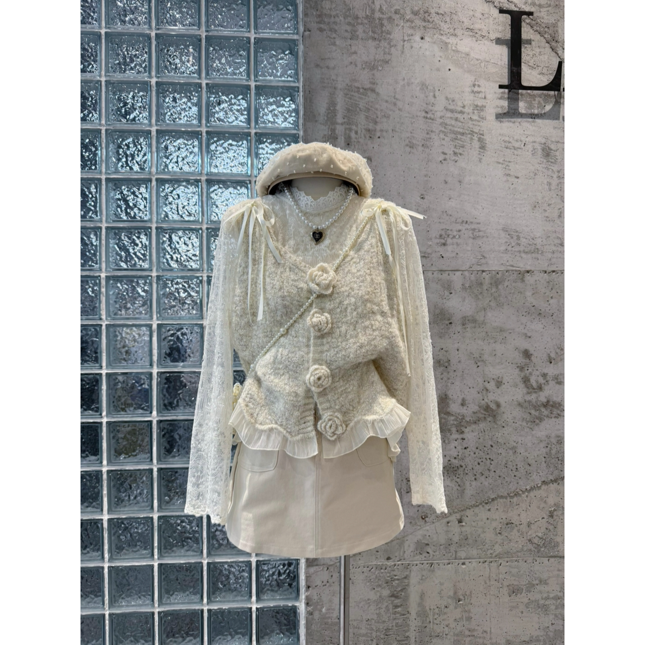 2025韩版丝带山茶花马甲背心女上衣韩版洋气时尚女针织衫秋冬毛衣